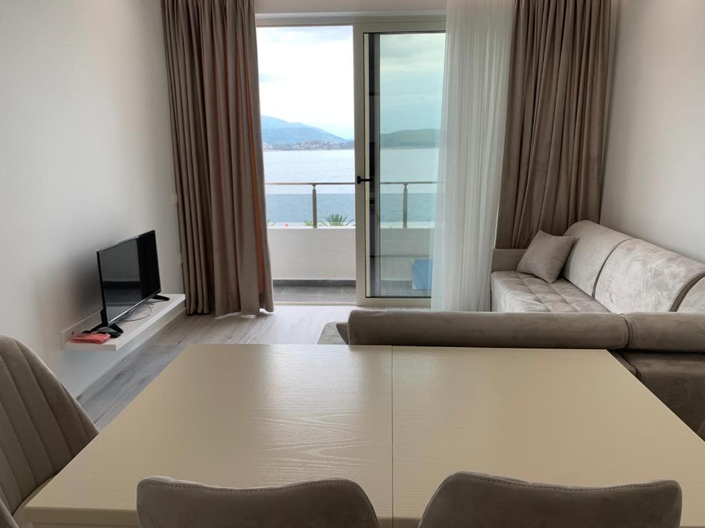 Delfin Apartments Saranda Extérieur photo